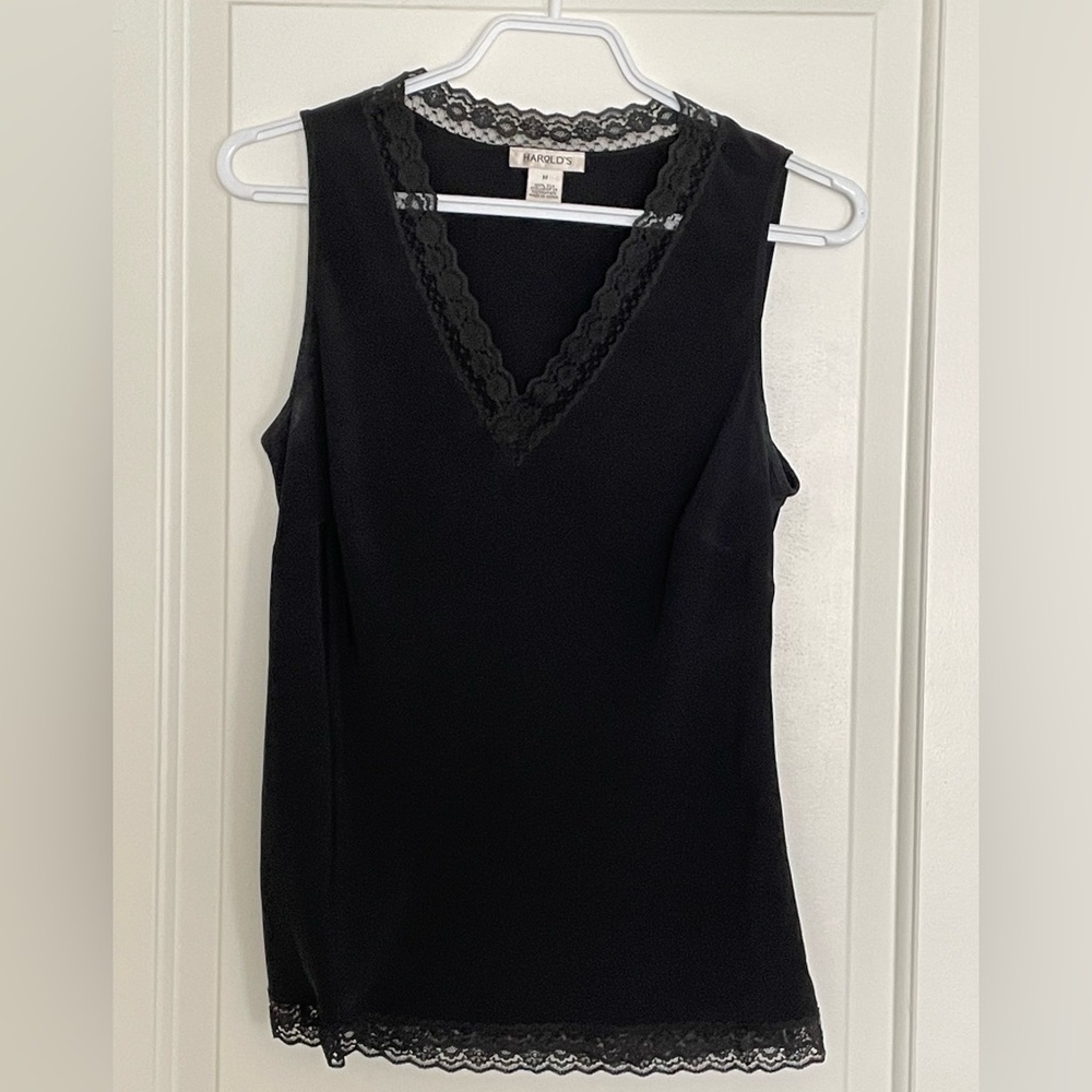 HAROLD’S Vintage Sleeveless 100% Silk Blouse